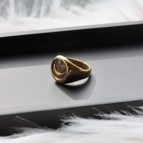 Luna Star Cast Ring - Picture 1 of 2